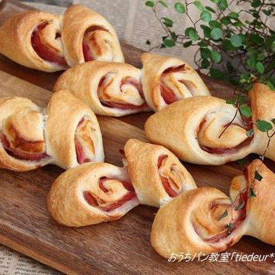 【ベーコンエピ】～麦穂の形を模したハード系パン～