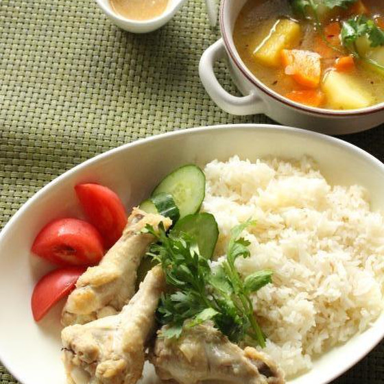 鶏だしが決め手！東南アジアの味を楽しもう！
