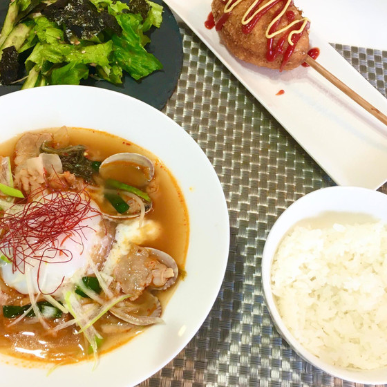 【シーメニュー】話題沸騰の韓国料理にトライ！