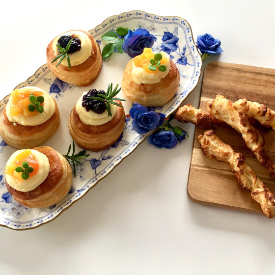 フルーツたっぷり！簡単デニッシュパン＆チーズスティックスコー