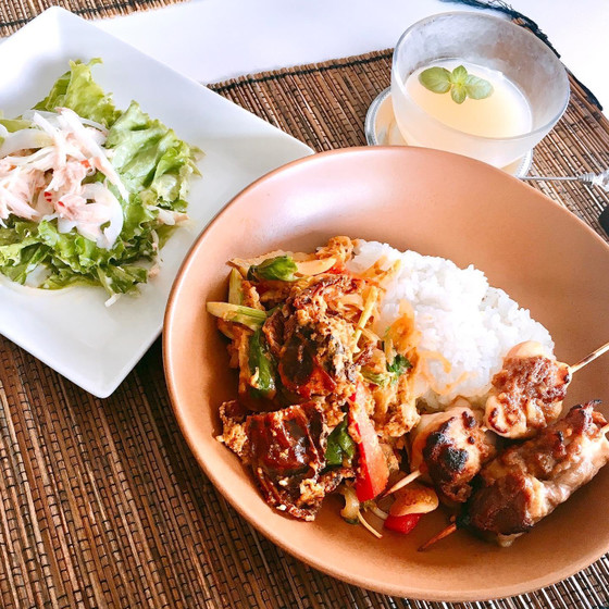 【8月後半限定シーメニュー】おうちで海外Trip！第二弾 まるごと食べられる蟹 ソフトシェルクラブで作る本格プーパッポンカリー！