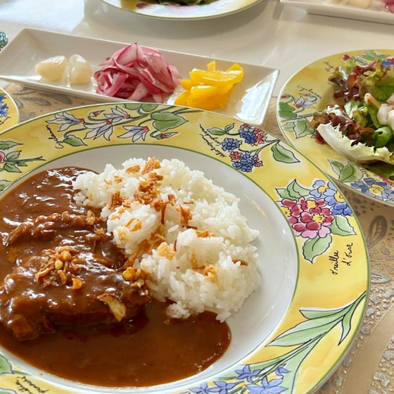 【6月前半限定リラメニュー】欧風ビーフカレーとアイスケーキ「カッサータ」