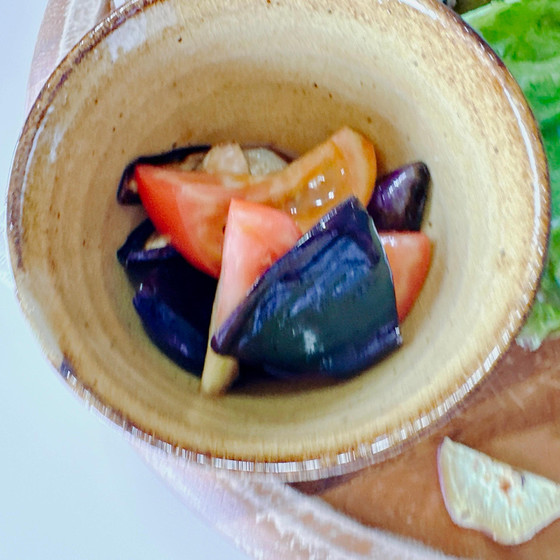 【2】なすとトマトの和え物