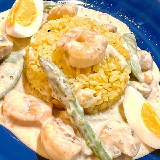 【2】カレーピラフのシーフードクリーム添え