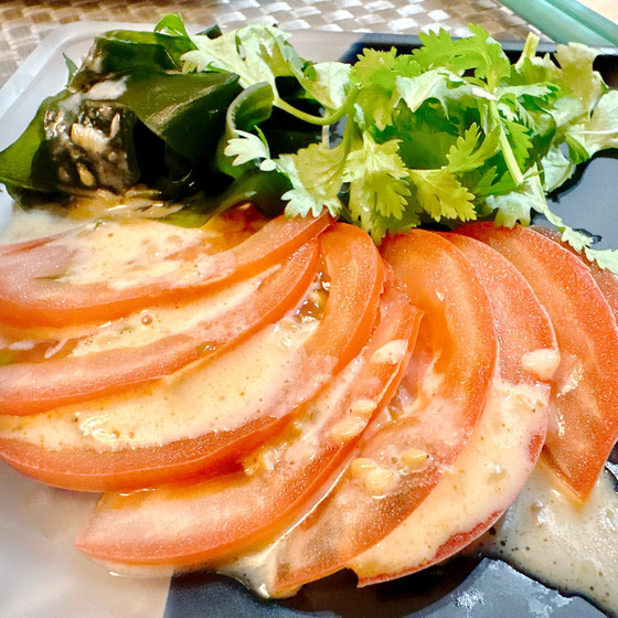 【4】トマトとわかめの冷菜