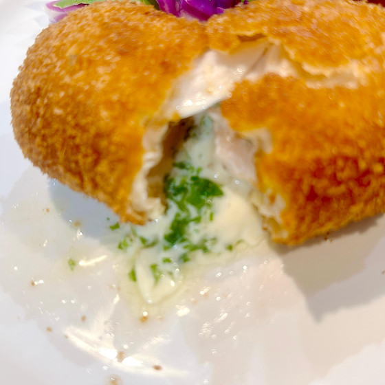 【1】バターソースあふれるチキンカツ