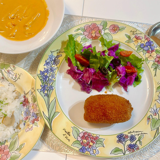 【12月後半限定シーメニュー】バターあふれるチキンカツ＆ビスク風スープ