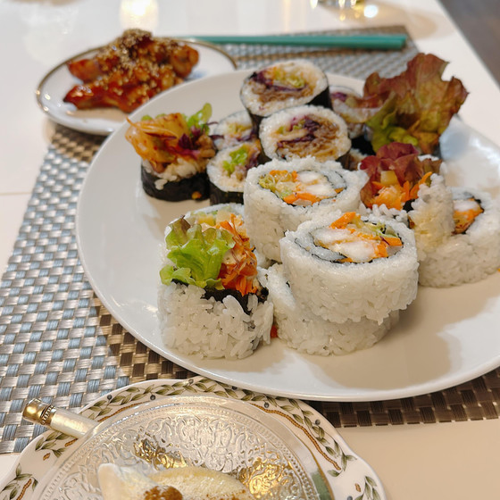 【2月前半限定リラメニュー】2種のキンパ＆ヤンニョムチキン