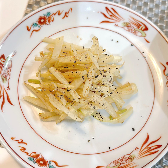 【3】じゃが芋とセロリの炒め物