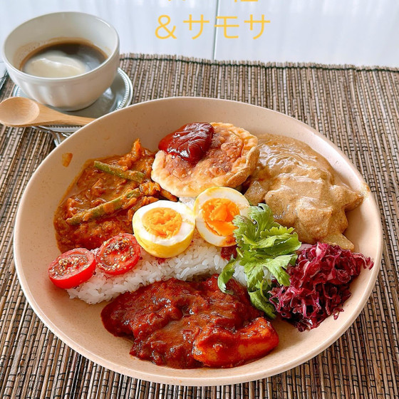 【7月後半限定シーメニュー】スパイス香る3種のカレー＆サモサ＆アチャール