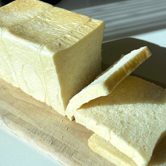 プレミアム限定　耳まで白いプレミアム食パン
