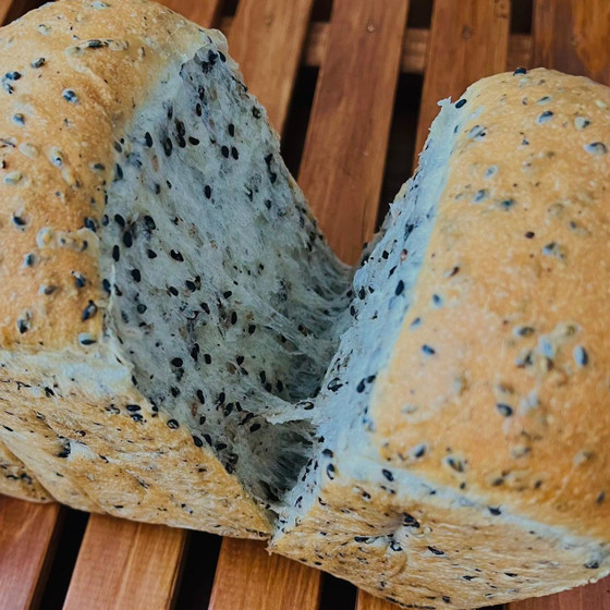 黒ごま食パン