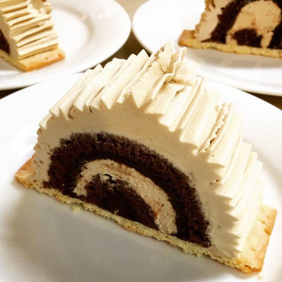 男前なロールケーキ「チョココーヒービュッシュ」