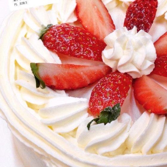 人気の「ショートケーキ」回転台でくるくるっ〜と