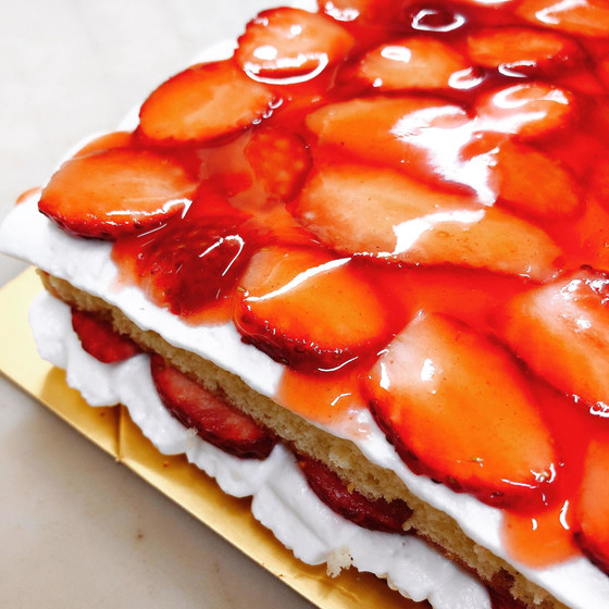 贅沢な「苺のショートケーキ」いちごの旬に、イルプルーのレシピで