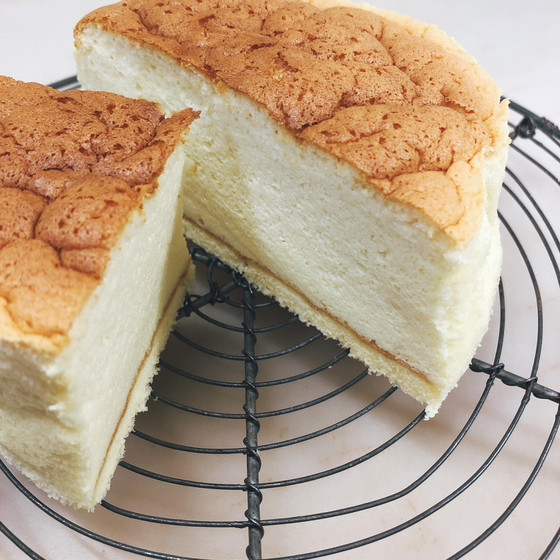 しっとり優しい「ベイクドスフレチーズケーキ」 ふーんわり！