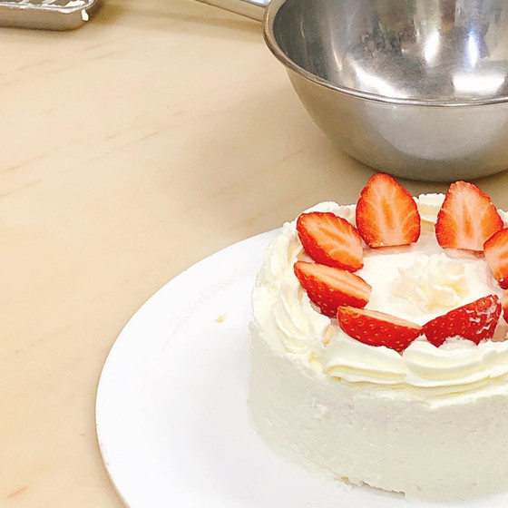 旬ですね「いちごのショートケーキ」回転台でくるくるっ〜と