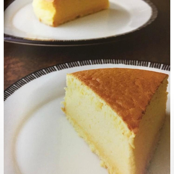 しっとり優しい「ベイクドスフレチーズケーキ」イルプルーの味わいで！