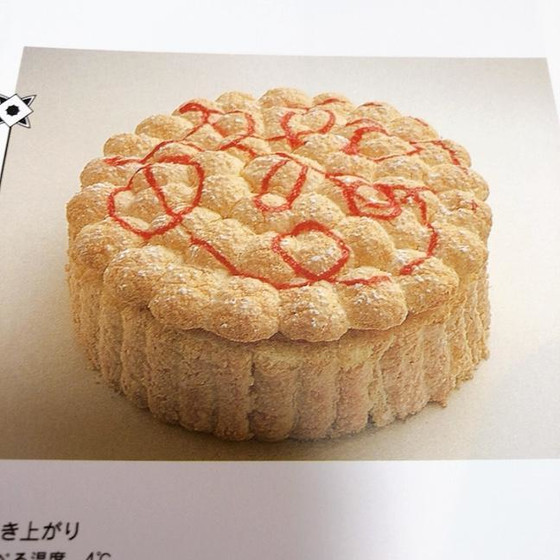 イルプルーの少量の本より「シャルロットフレーズ」いちごのムース