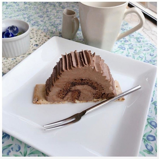 旬の「チョコレートのビュッシュ」ガナッシュが効いた、男前ケーキ