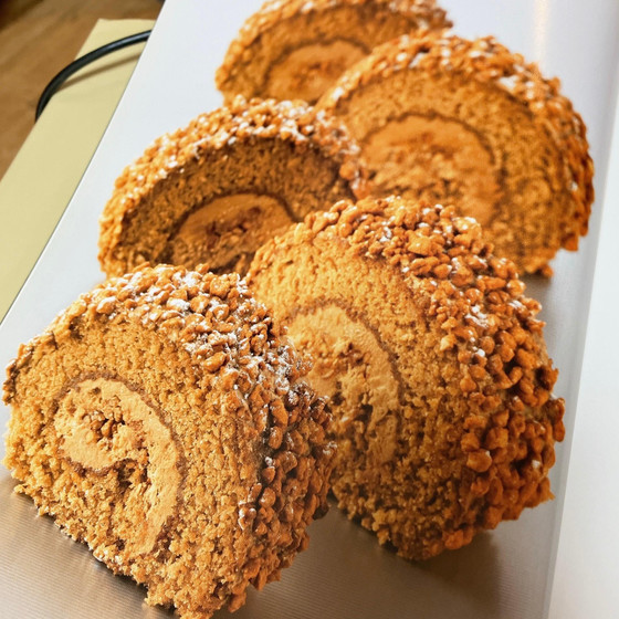new「ルーローキャフェ」コーヒーのバタークリームロールとクラクラン