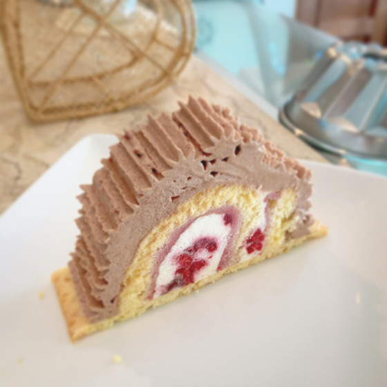 乙女な気分の、講師のお気に入りケーキ「チョコとラズベリーのビュッシュ」