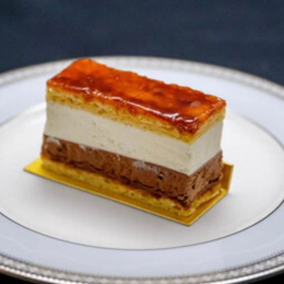 newレッスン「サンマルク」キャラメリゼ&チョコレートの、イルプルーのスイーツ