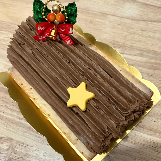 旬の「チョコレートのビュッシュドノエル」ガナッシュが効いた、男前ケーキ