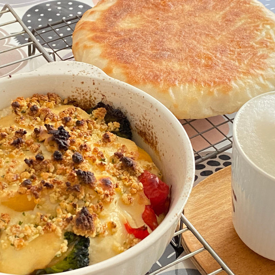豆腐ソースグラタン、フィナンシェ、ほうじ茶ラテ