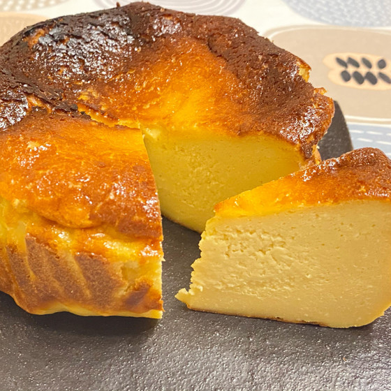 濃厚バスクチーズケーキ、マヨネーズ、玉ねぎ生ドレッシング