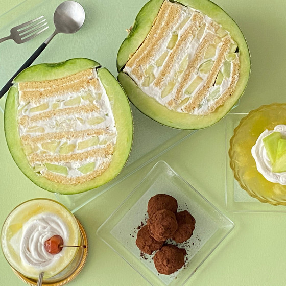 丸ごとメロンの米粉ケーキ、メロンゼリー、メロンソーダ、他