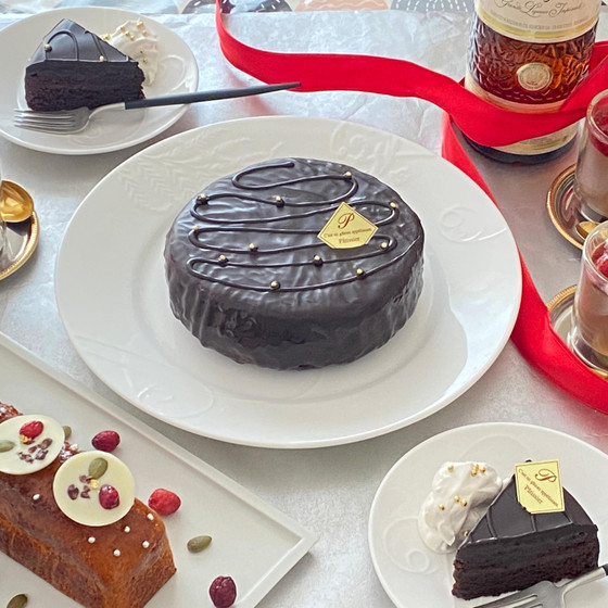 【1:1プライベートレッスン】クリスマスチョコレートケーキ、フルーツケーキ、チョコプリン、米粉のグルテンフリースイーツレッスン
