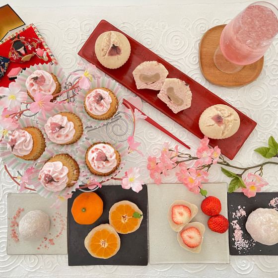 【マンツーマン期間限定・お花見スイーツ】桜あんカップケーキ、白あん苺大福とみかん大福、桜あん蒸しパン