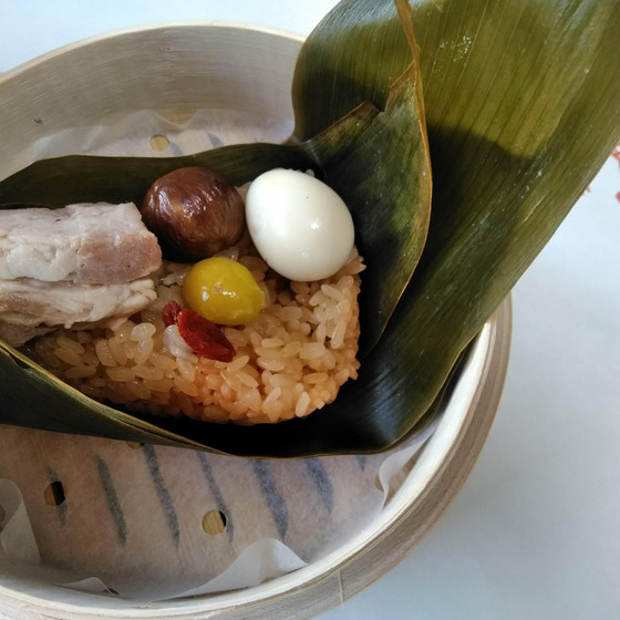 ちまき♪柔らか叉焼と季節の具材を竹の皮で包みます