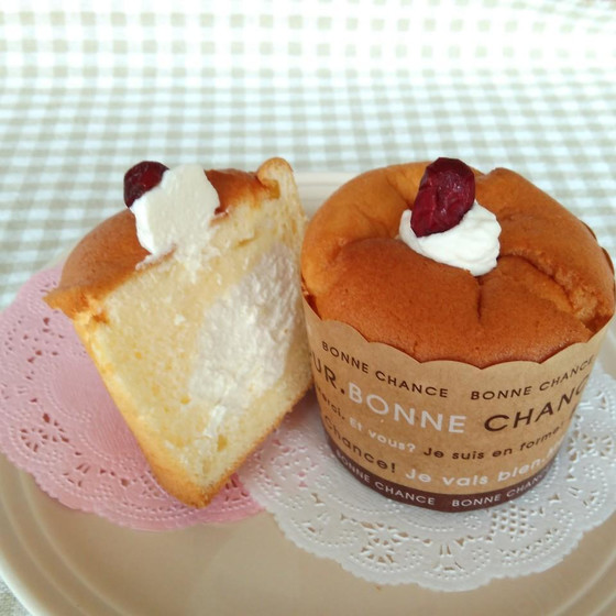 ヨーグルトシフォンケーキ（12㌢シフォン型とマフィン型4コ）