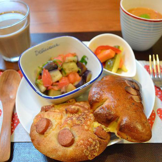 ・紅茶のクリームパン×５ヶ・ポテトフォカッチャ×６ヶ