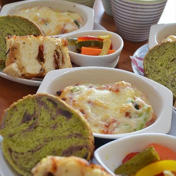 ・抹茶あんこマーブル食パン・ベーコンオニオンチーズパン