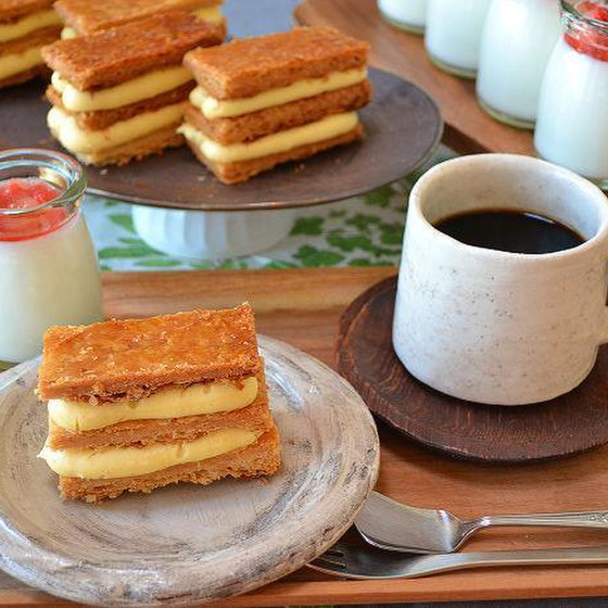 サクサク！ミルフィーユ＆杏仁豆腐に季節のフルーツをのせて♪