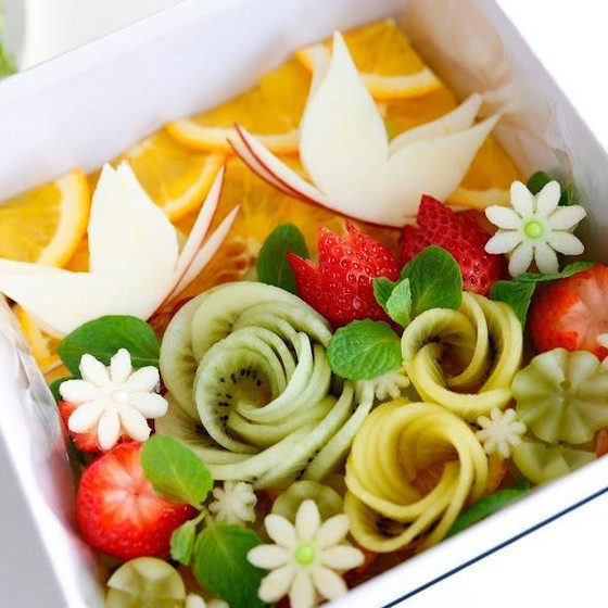 上段はアートなデコレーション！お花・蝶々など