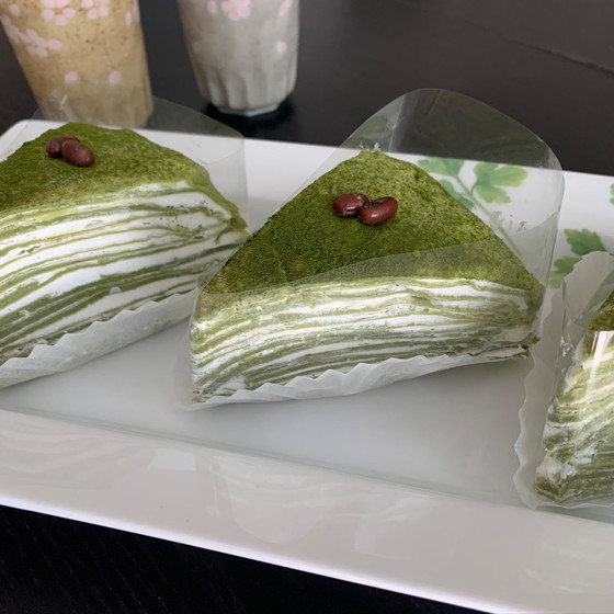 抹茶のミルクレープケーキ