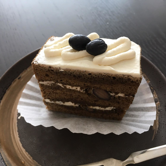 ほうじ茶と黒豆のケーキ  &  磯せんべい