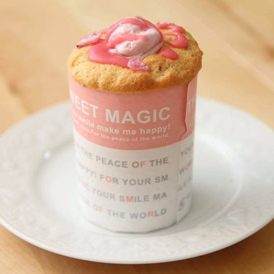 桜とフランボワーズのシフォンケーキ