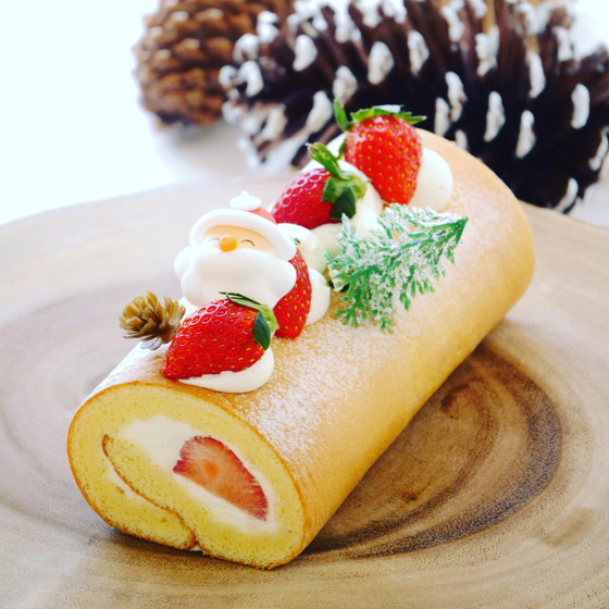 ふわふわ！はちみついちごロールケーキ（キッズ）