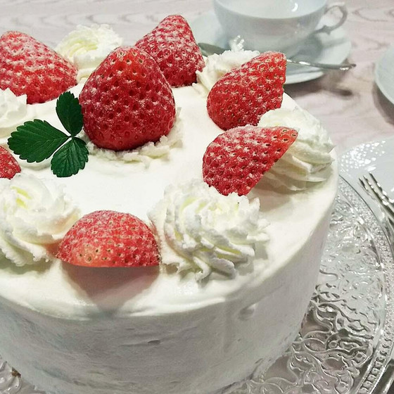 甘酸っぱ～いイチゴ丸ごとストロベリーショートケーキ❤