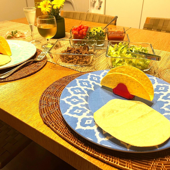 ハードとソフトのタコシェルの食べ比べをしましょう。