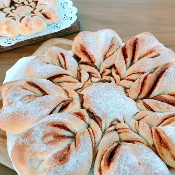 手捏ねパンレッスン　雪の結晶パン