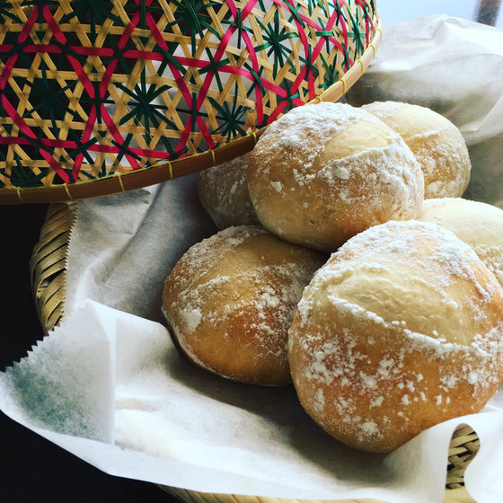 小牛田のいちごでつくった苺ジャムでパン作り