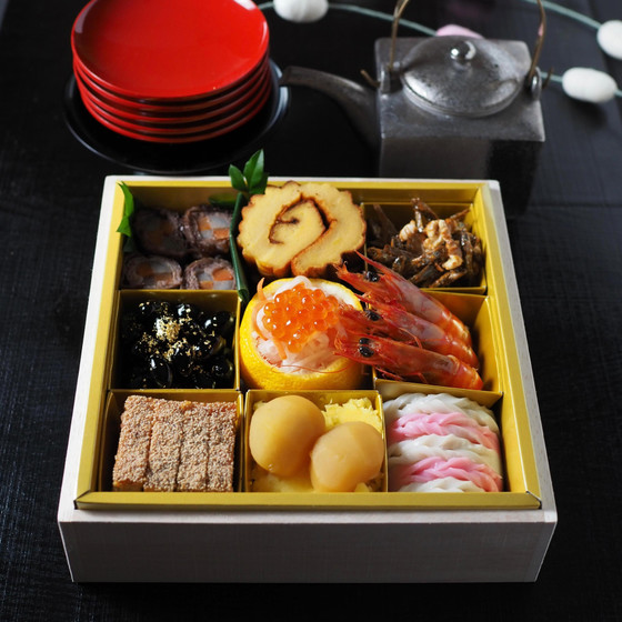 【お正月☆お節料理レッスン】9品を一段重に詰めます。