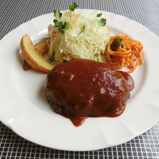 肉汁でるでる！２つのハンバーグ
