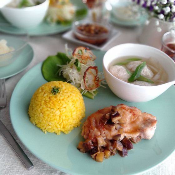 【おうち薬膳】皮パリパリチキンと蓮根だんごスープ
